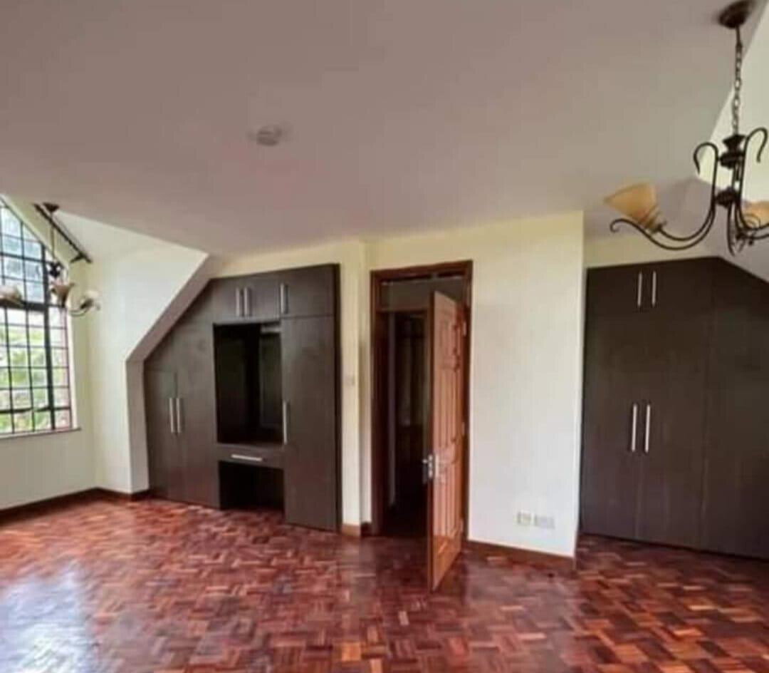 4-Ensuite Townhouse with DSQ & Garden - Lavington