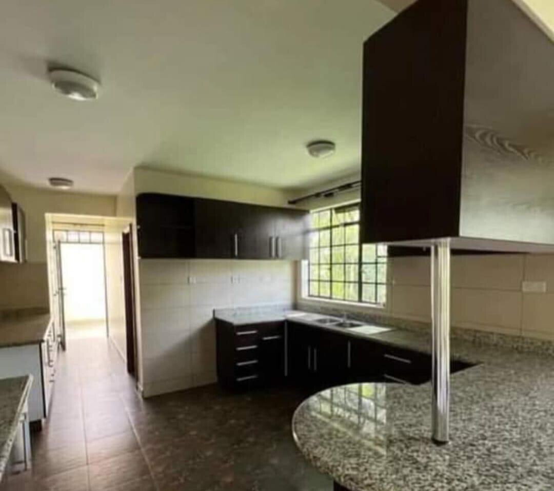 4-Ensuite Townhouse with DSQ & Garden - Lavington