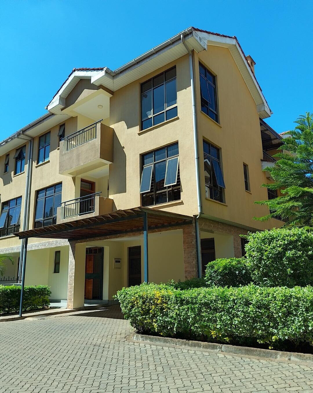 6-Bedroom Townhouse with DSQ Near Valley Arcade - Lavington