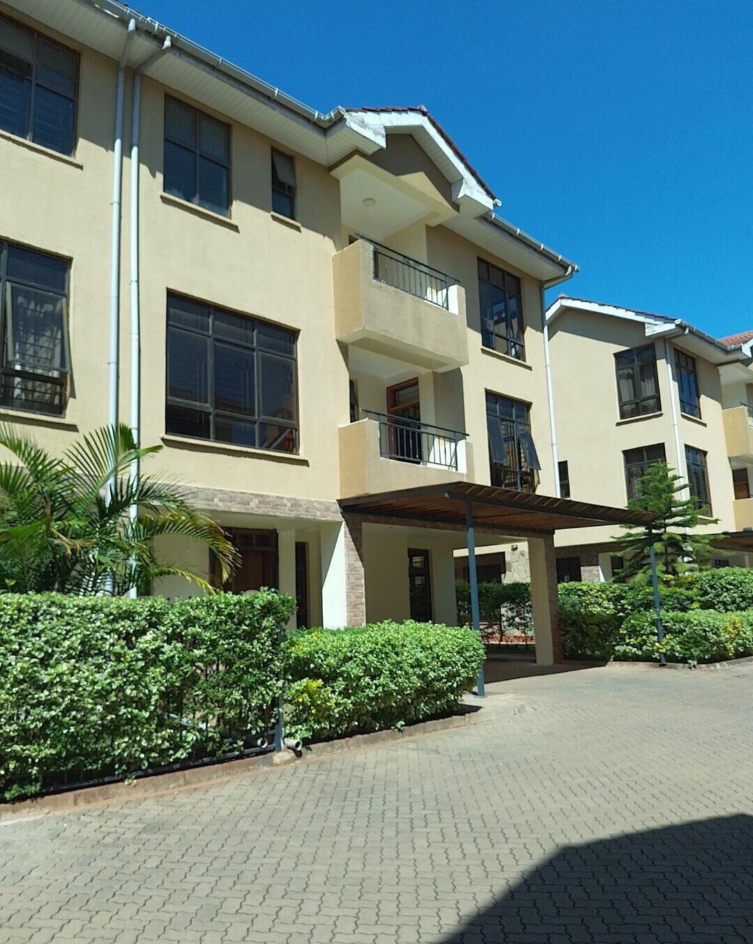 6-Bedroom Townhouse with DSQ Near Valley Arcade - Lavington