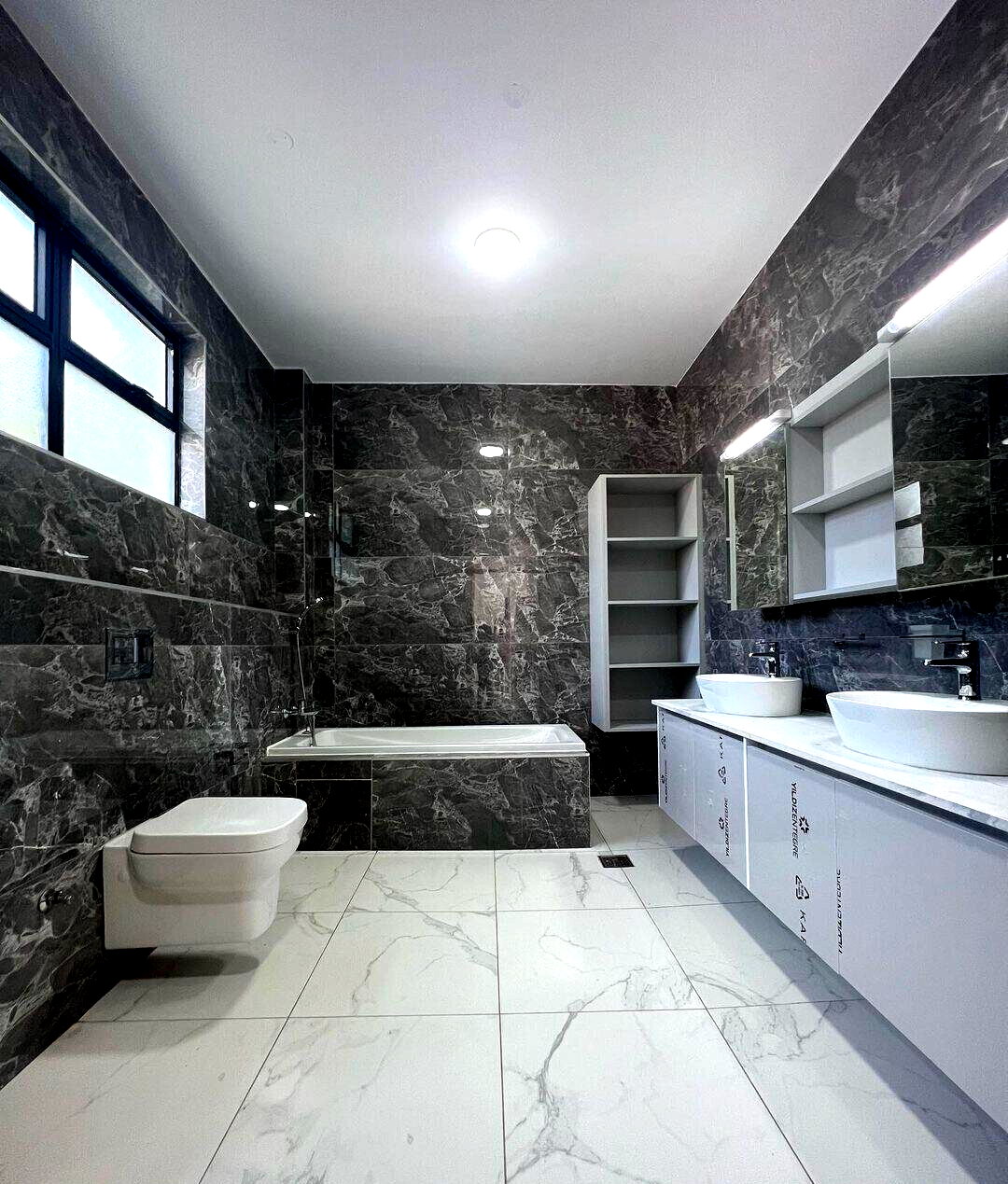 Cutting-Edge 5-Bed Townhouse in Premier Gated Community - Lavington