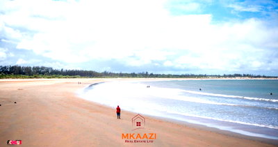 3/4 Acre Beachfront Plot in Malindi