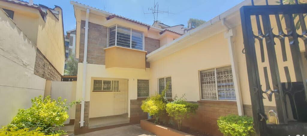 Spacious 4BR Townhouse with Mature Garden & All-Weather Roads - Kileleshwa