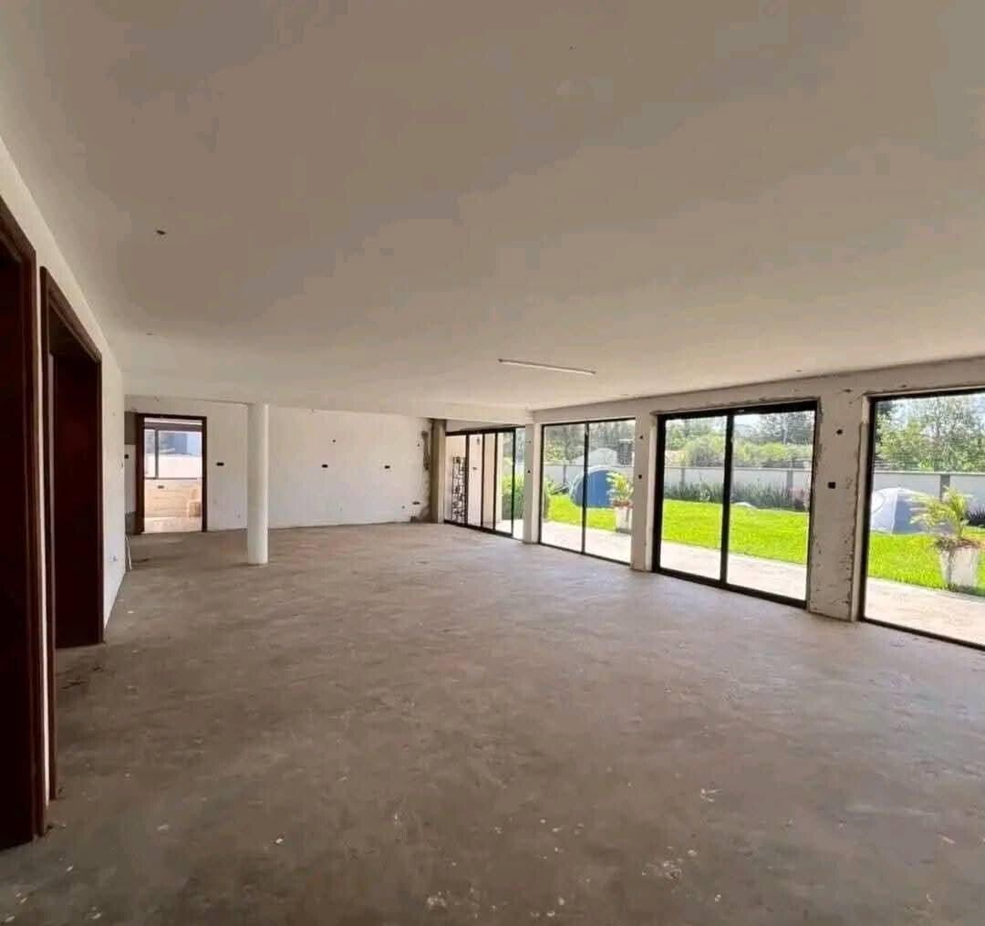5-Ensuite Townhouse with Manicured Gardens & Cabro Driveways – Karen