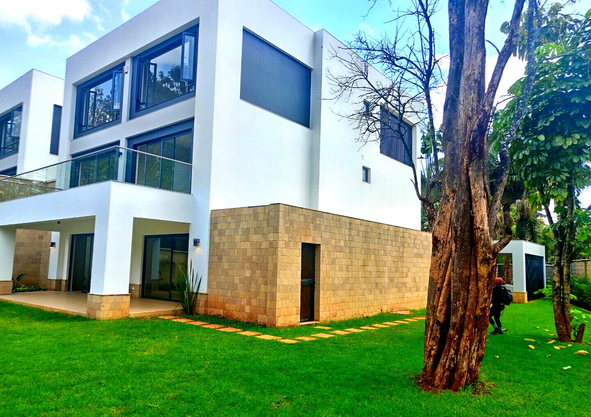 5-Bed All-Ensuite Villa with Inverters & Private Garden - Spring Valley