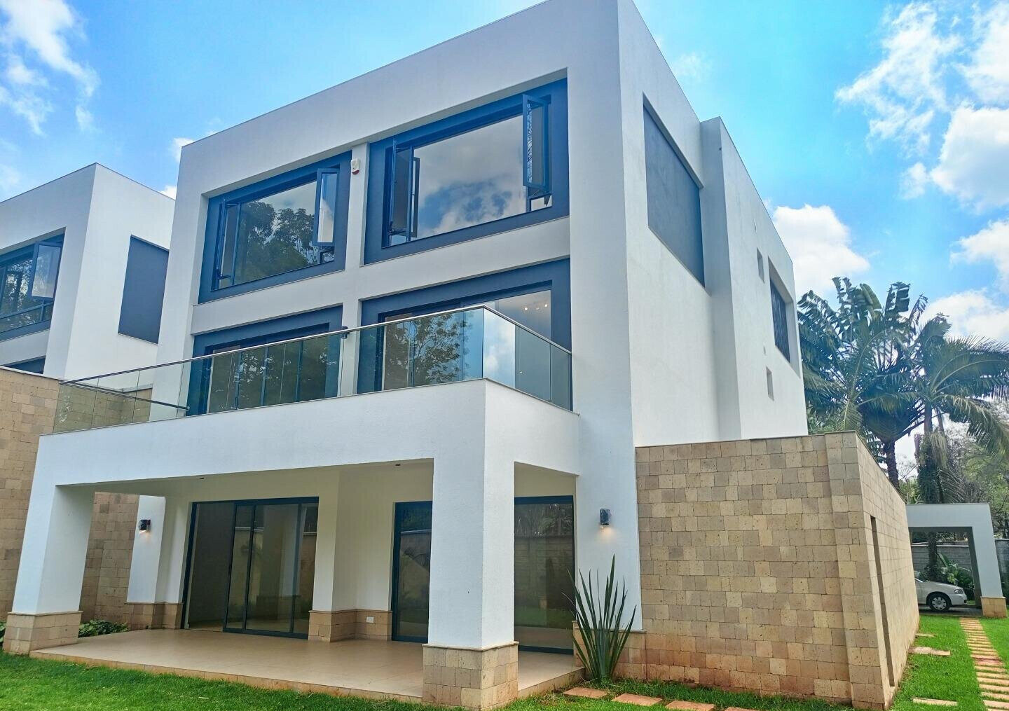 5-Bed All-Ensuite Villa with Inverters & Private Garden - Spring Valley