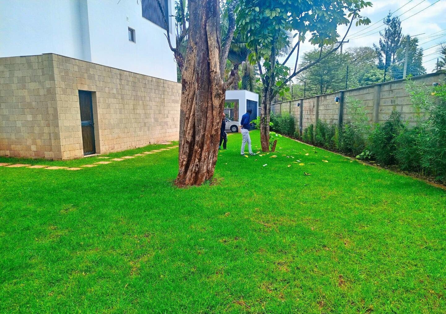 5-Bed All-Ensuite Villa with Inverters & Private Garden - Spring Valley
