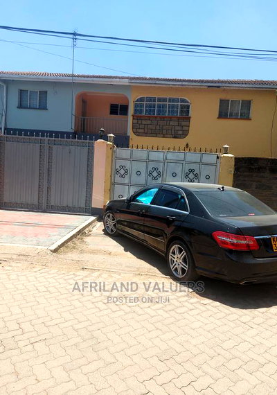 3bdrm Maisonette in Real Estate South C for Sale - Image 1