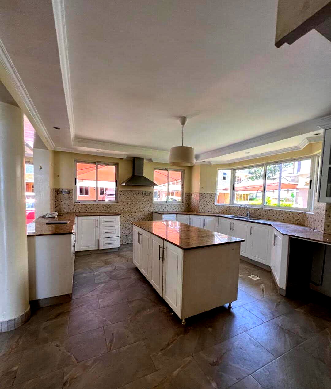 5-Ensuite Townhouse with Private Garden & DSQ - Lavington