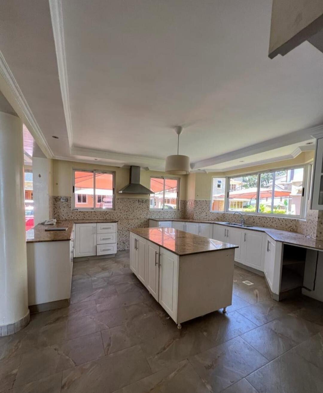 5-Ensuite Townhouse with Private Garden & DSQ - Lavington