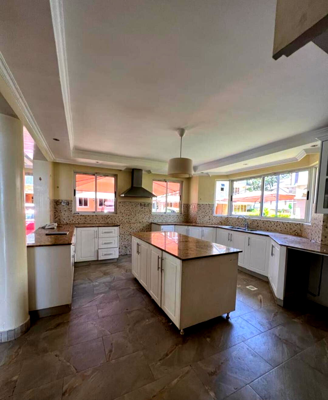 5-Ensuite Townhouse with Private Garden & DSQ - Lavington
