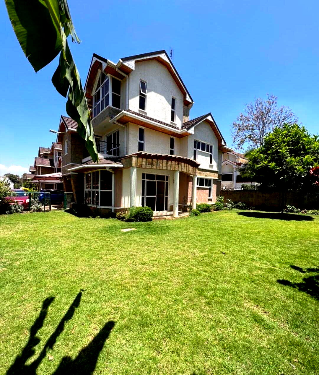 5-Ensuite Townhouse with Private Garden & DSQ - Lavington
