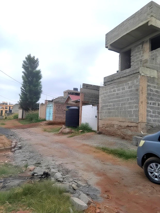 Kenyatta Rd, Murram Estate 50x25 Plots.