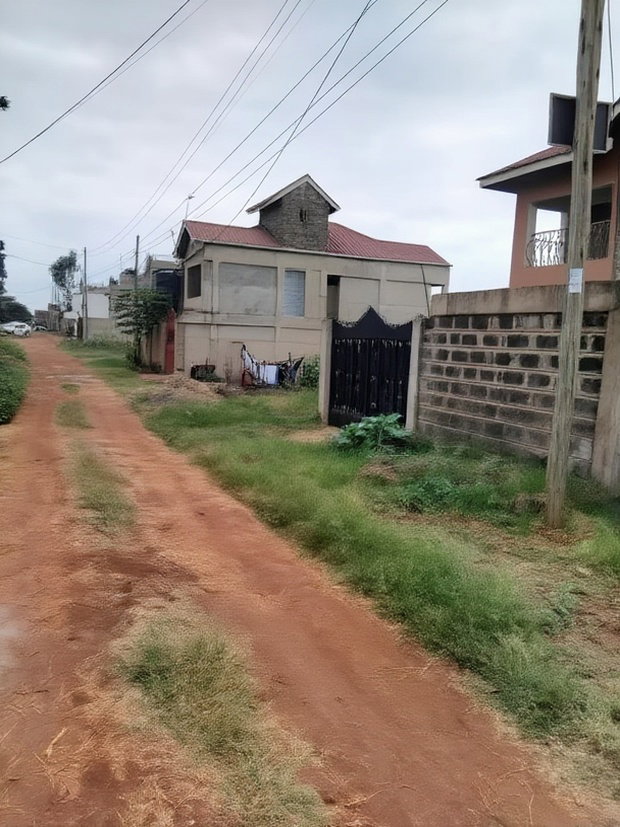Kenyatta Rd, Murram Estate 50x25 Plots.