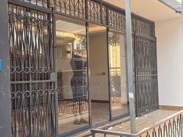 4bdrm Apartment in Rhapta Road for rent