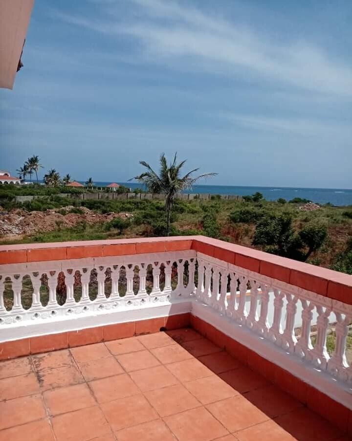 4BR All-Ensuite Townhouse Near Pirates Beach - Nyali