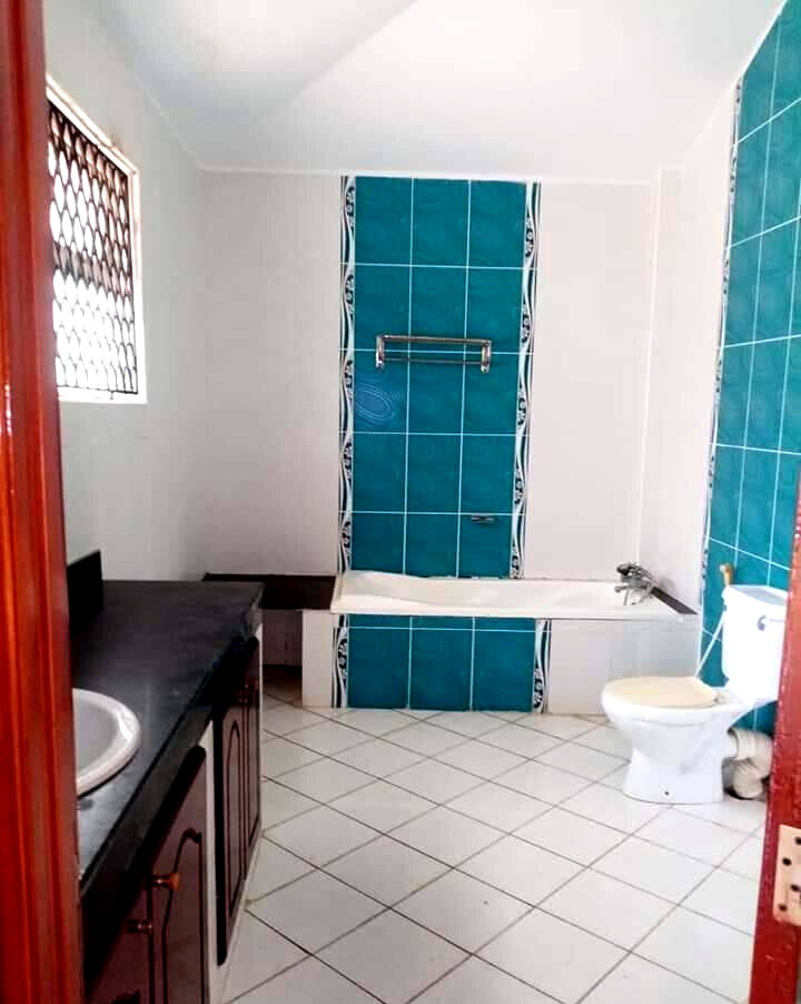 4BR All-Ensuite Townhouse Near Pirates Beach - Nyali