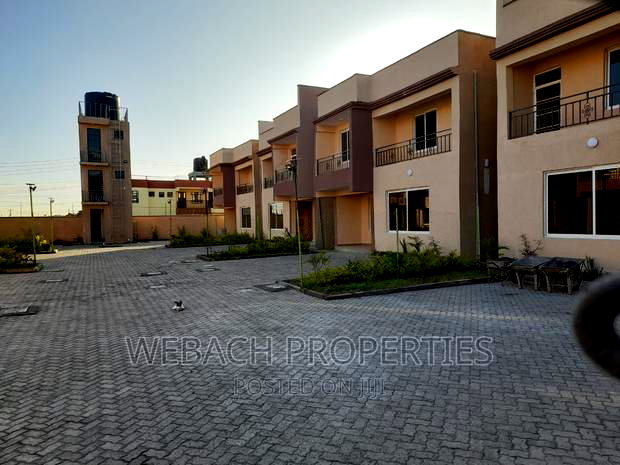 4bdrm Townhouse / Terrace in Gateway Mall for rent