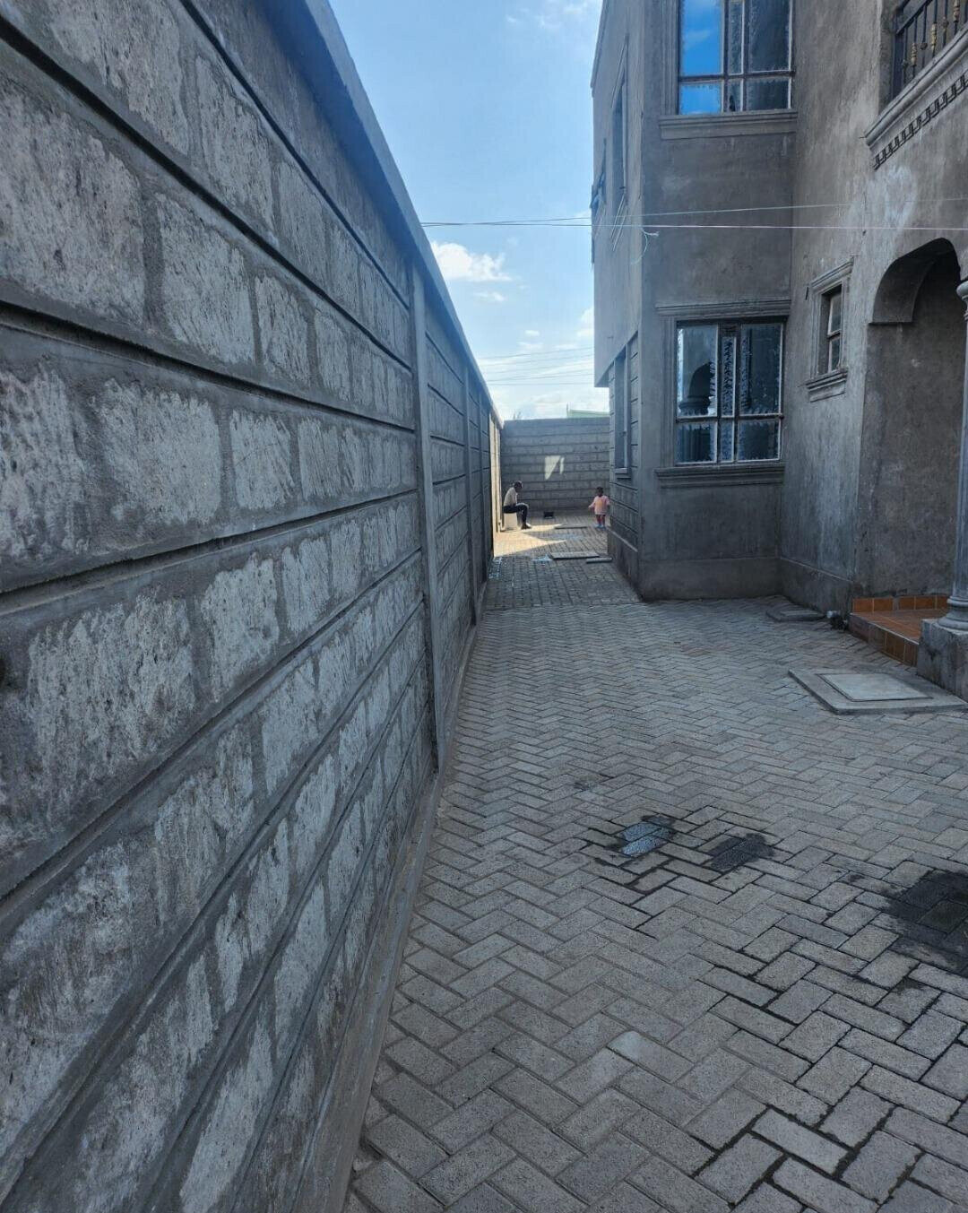 4BR Townhouse with Flat Roof Expansion Space - Utawala