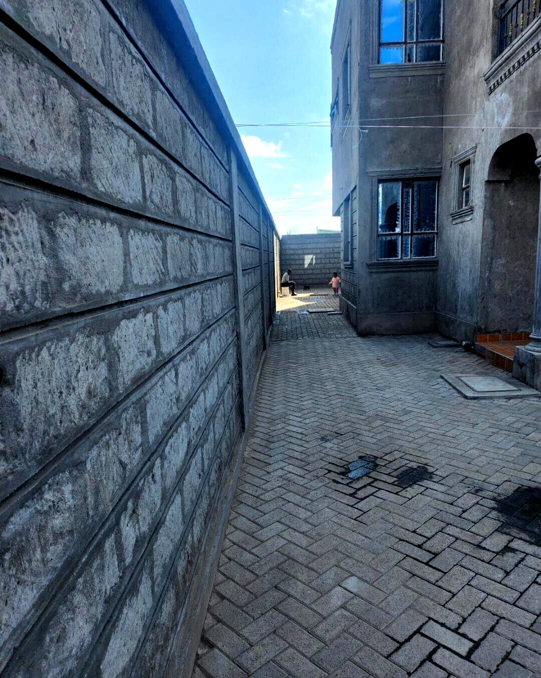 4BR Townhouse with Flat Roof Expansion Space - Utawala