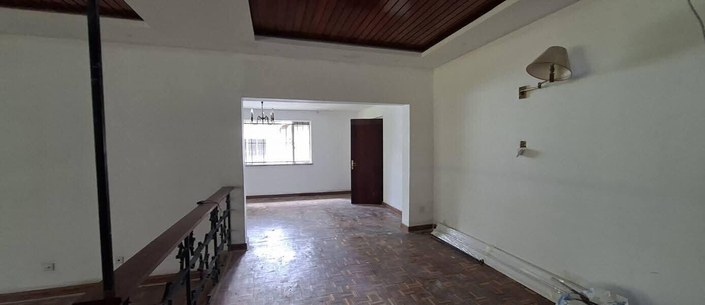 Half Acre 4BR Haven for KSh 500K