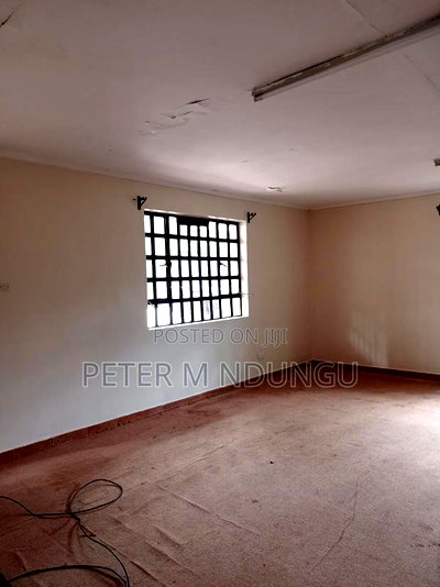 4bdrm Maisonette in Thome for rent - Image 17