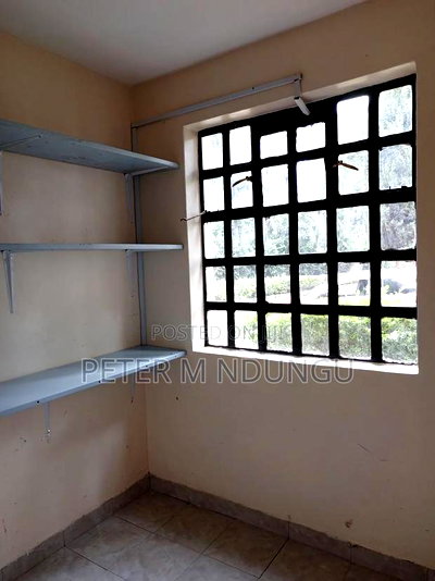 4bdrm Maisonette in Thome for rent - Image 15