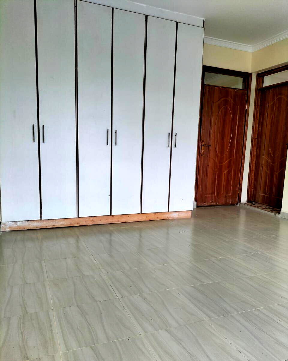 Quick Sale 4BR Townhouse with Study & Play Area - Kilimani