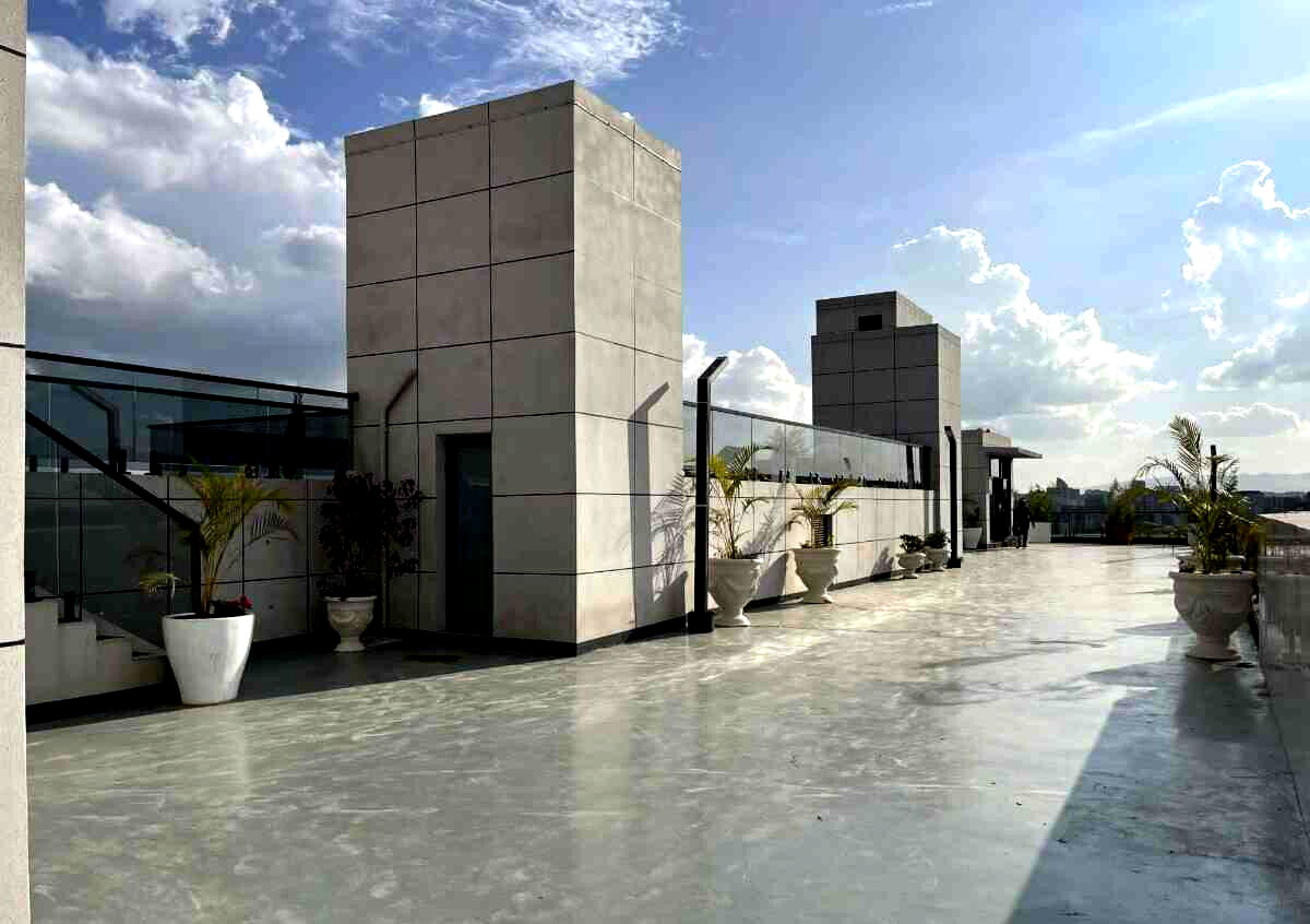 11th Floor 1BR with Heated Rooftop Pool & Smart Face Scan - Westlands