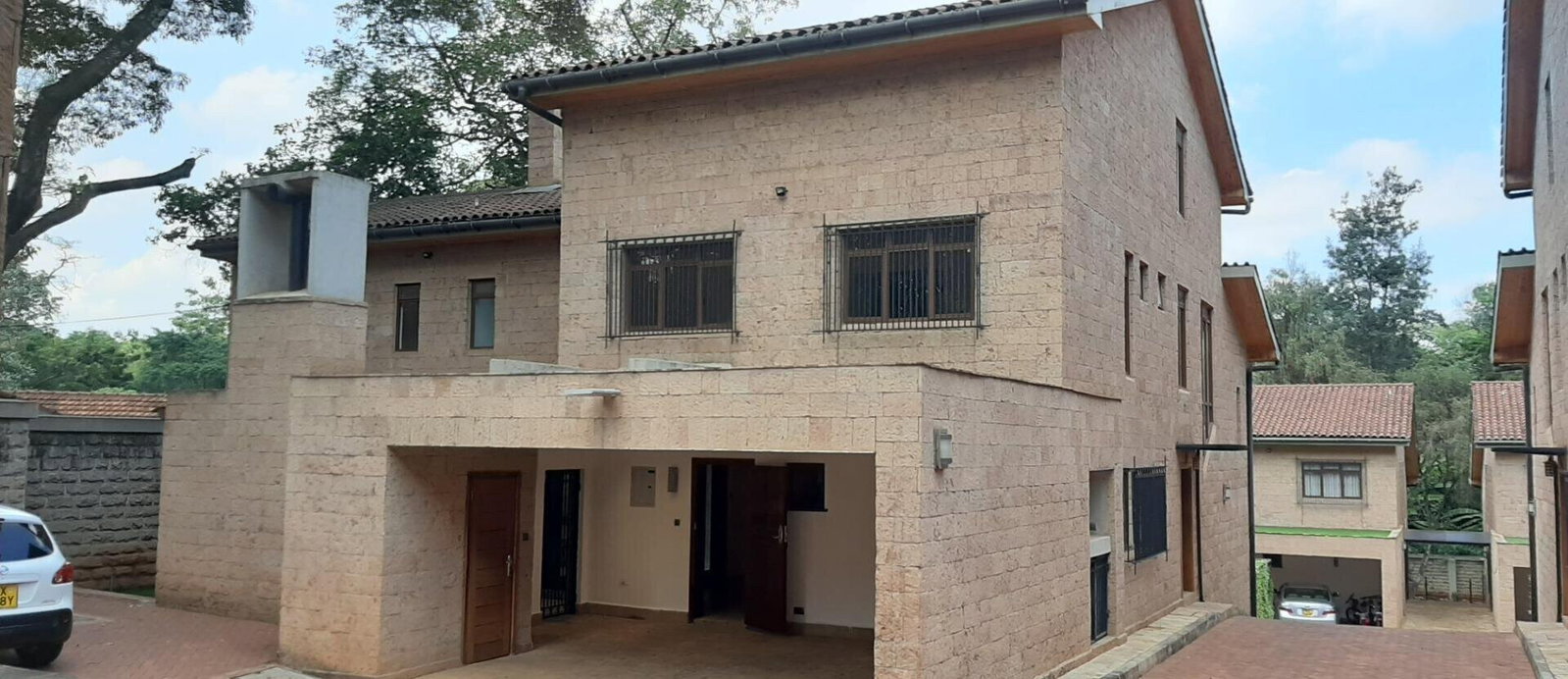 4-Ensuite Townhouse with Fireplace & Kids Play Area - Lavington