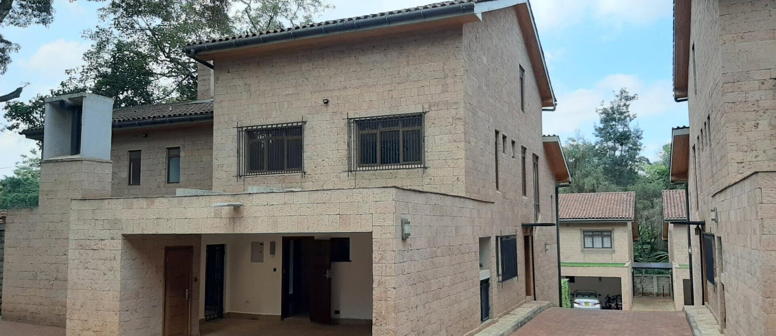 4-Ensuite Townhouse with Fireplace & Kids Play Area - Lavington