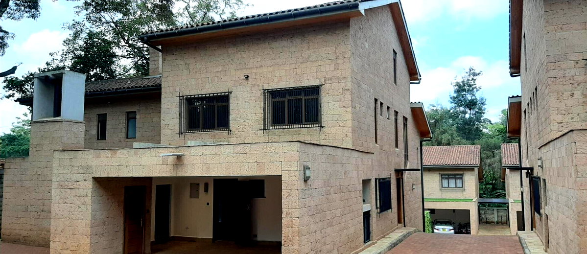 4-Ensuite Townhouse with Fireplace & Kids Play Area - Lavington