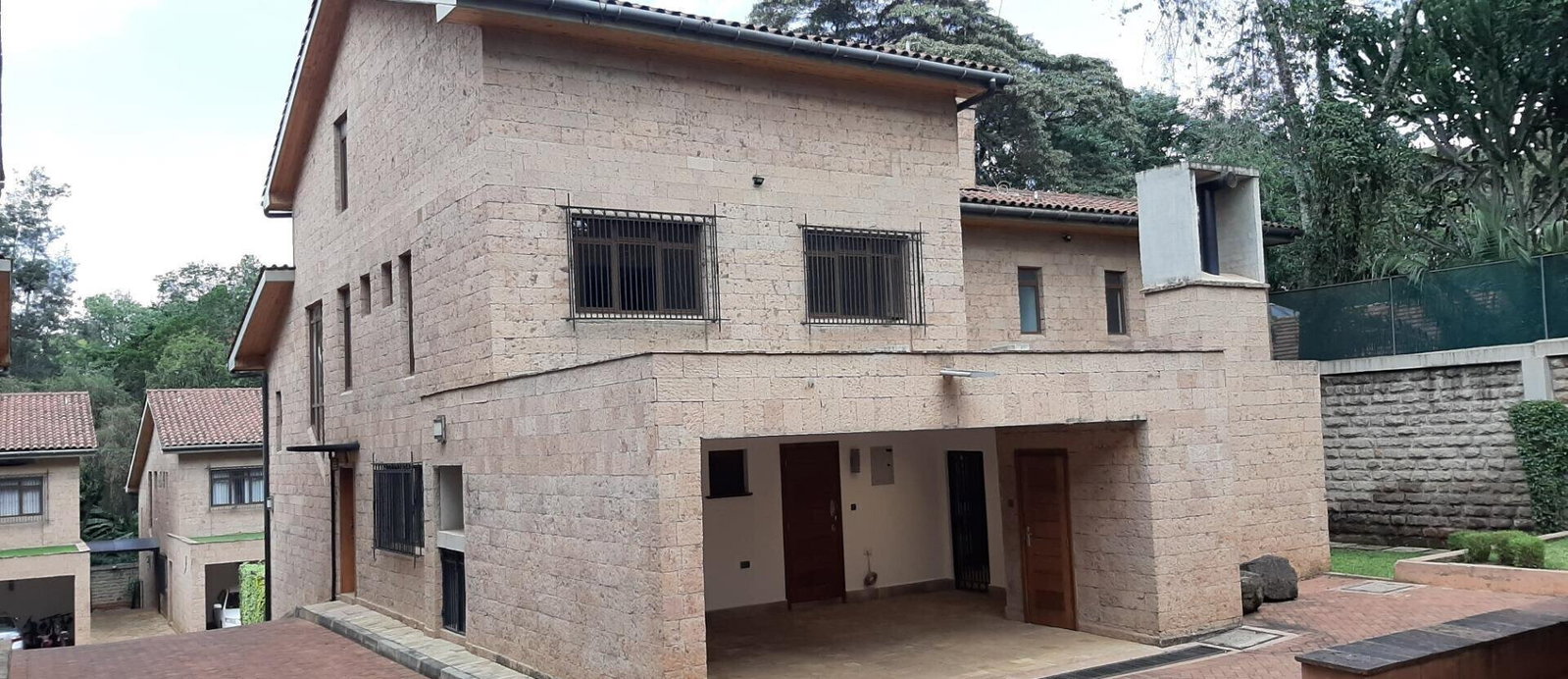 4-Ensuite Townhouse with Fireplace & Kids Play Area - Lavington