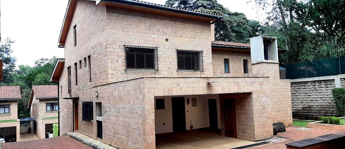 4-Ensuite Townhouse with Fireplace & Kids Play Area - Lavington