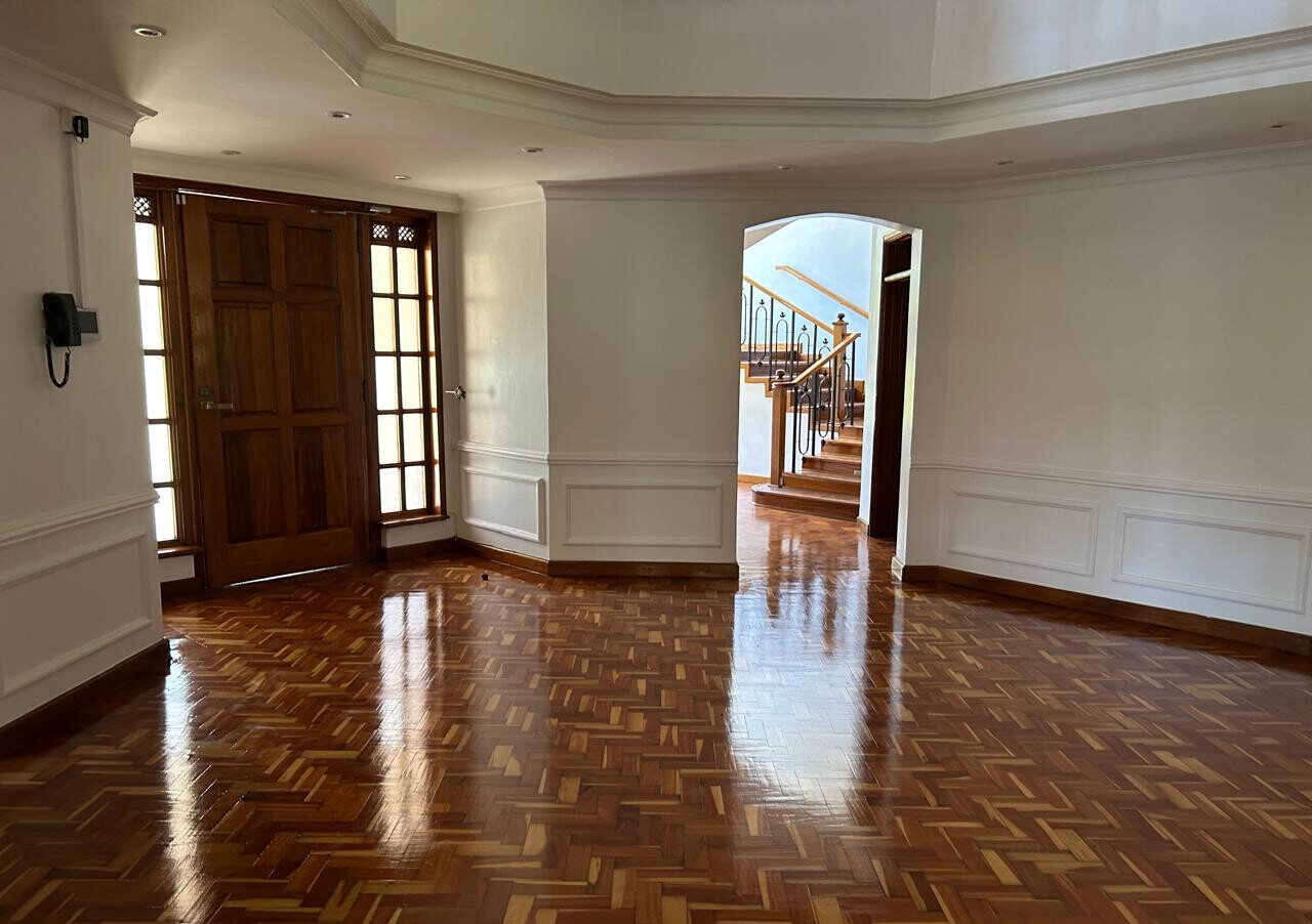 5-Bedroom Townhouse Near KCB Training Centre - Karen
