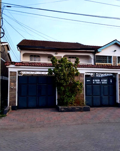 4BR Townhouse with DSQ in Secure Gated Estate - Donholm