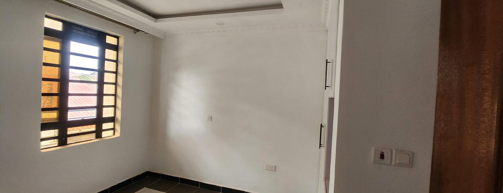 4BR All-Ensuite Townhouse with DSQ & CCTV - Membley Estate