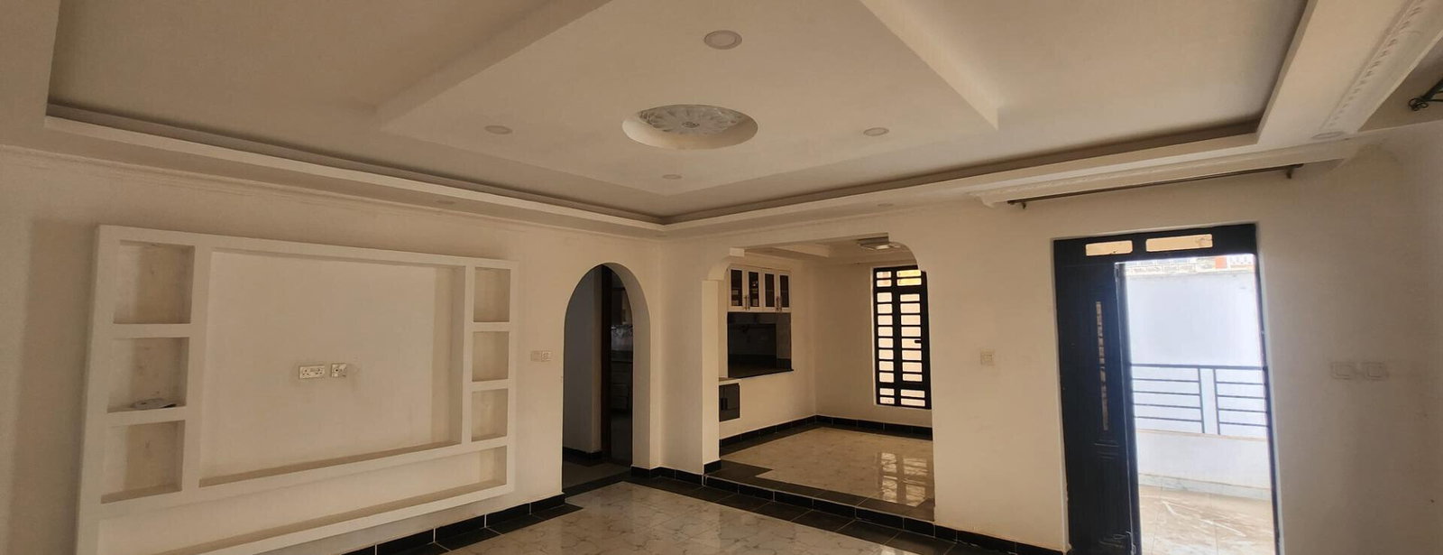 4BR All-Ensuite Townhouse with DSQ & CCTV - Membley Estate