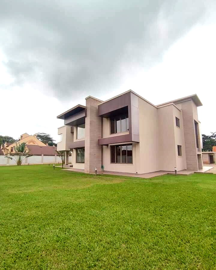 Brand-New 5BR Executive Villa on Half-Acre - Runda