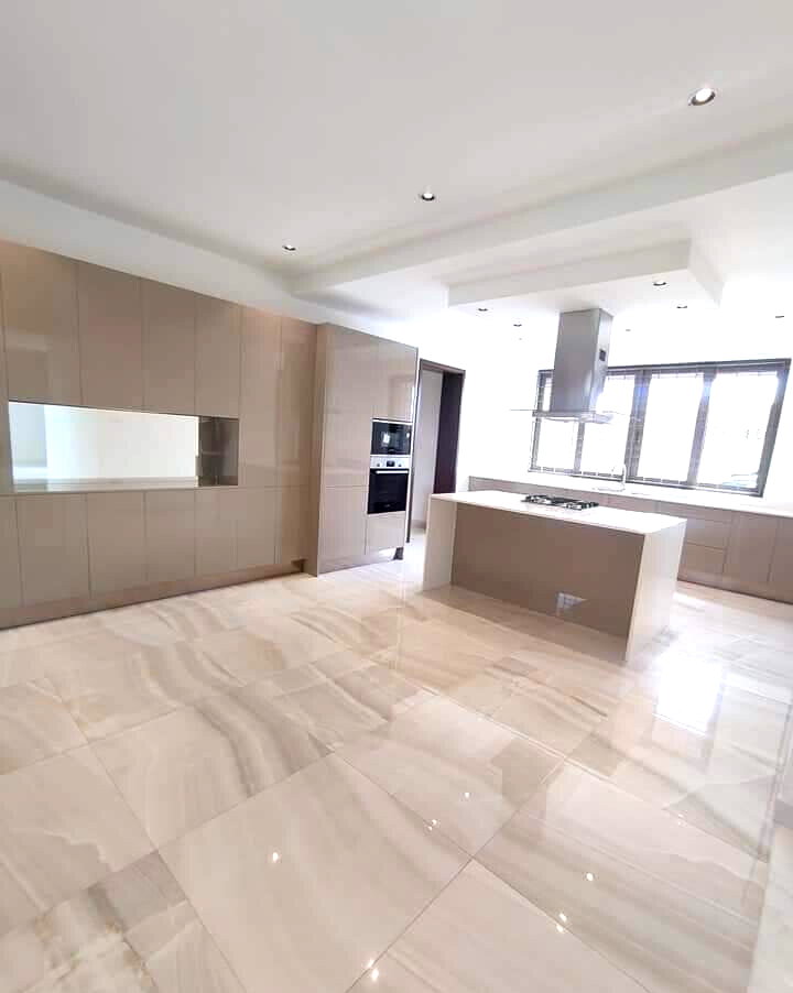 Brand-New 5BR Executive Villa on Half-Acre - Runda