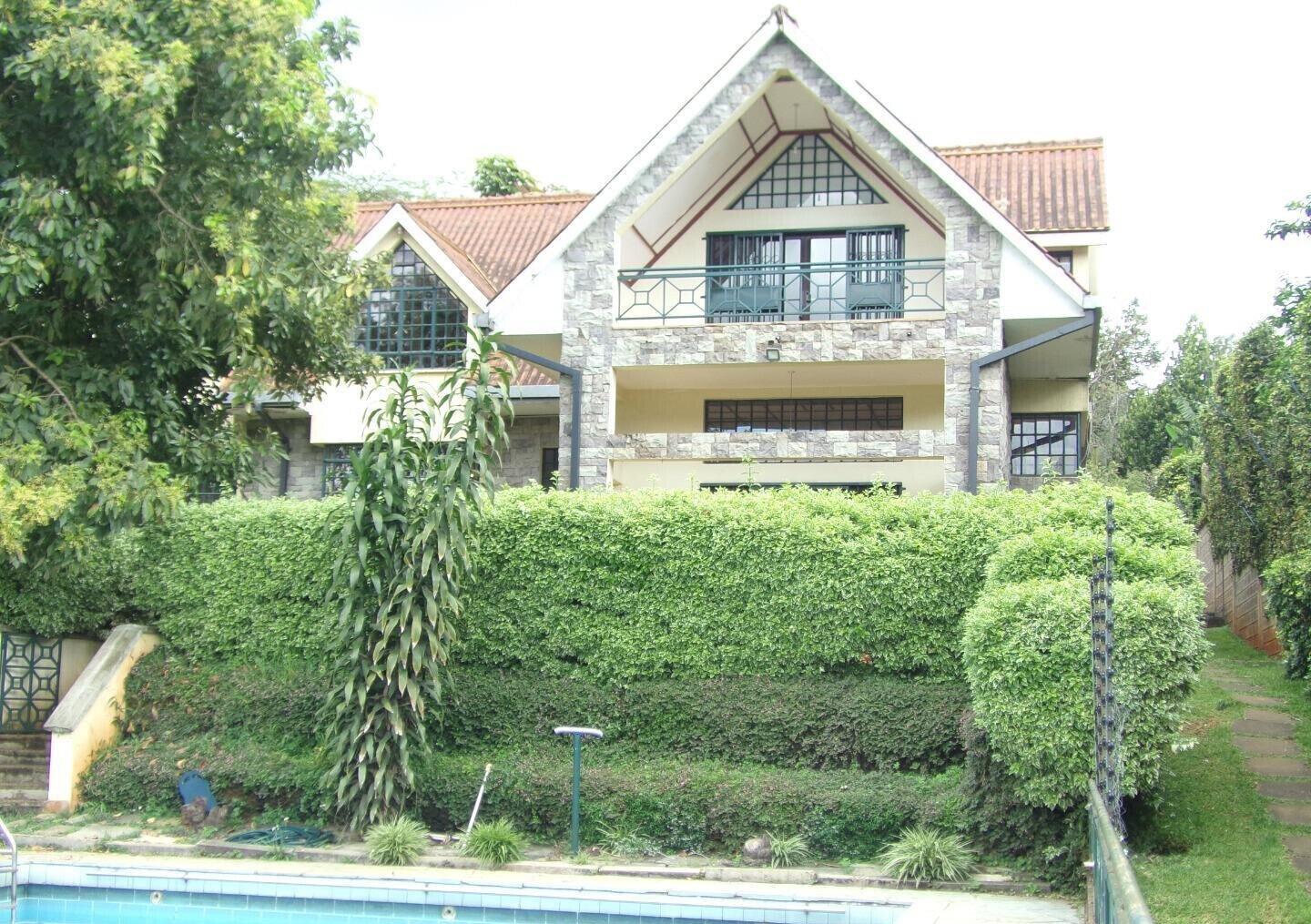 1-Acre Garden Home at KSh 400K