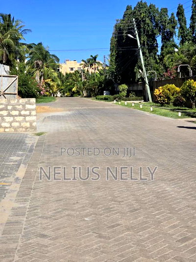 Nyali 1/4 Acre Plot for Sale - Image 1