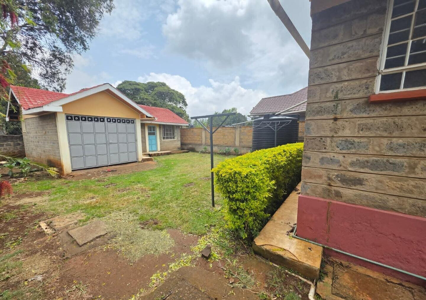 3BR Townhouse with DSQ & 10,000L Water – Ngong Rd