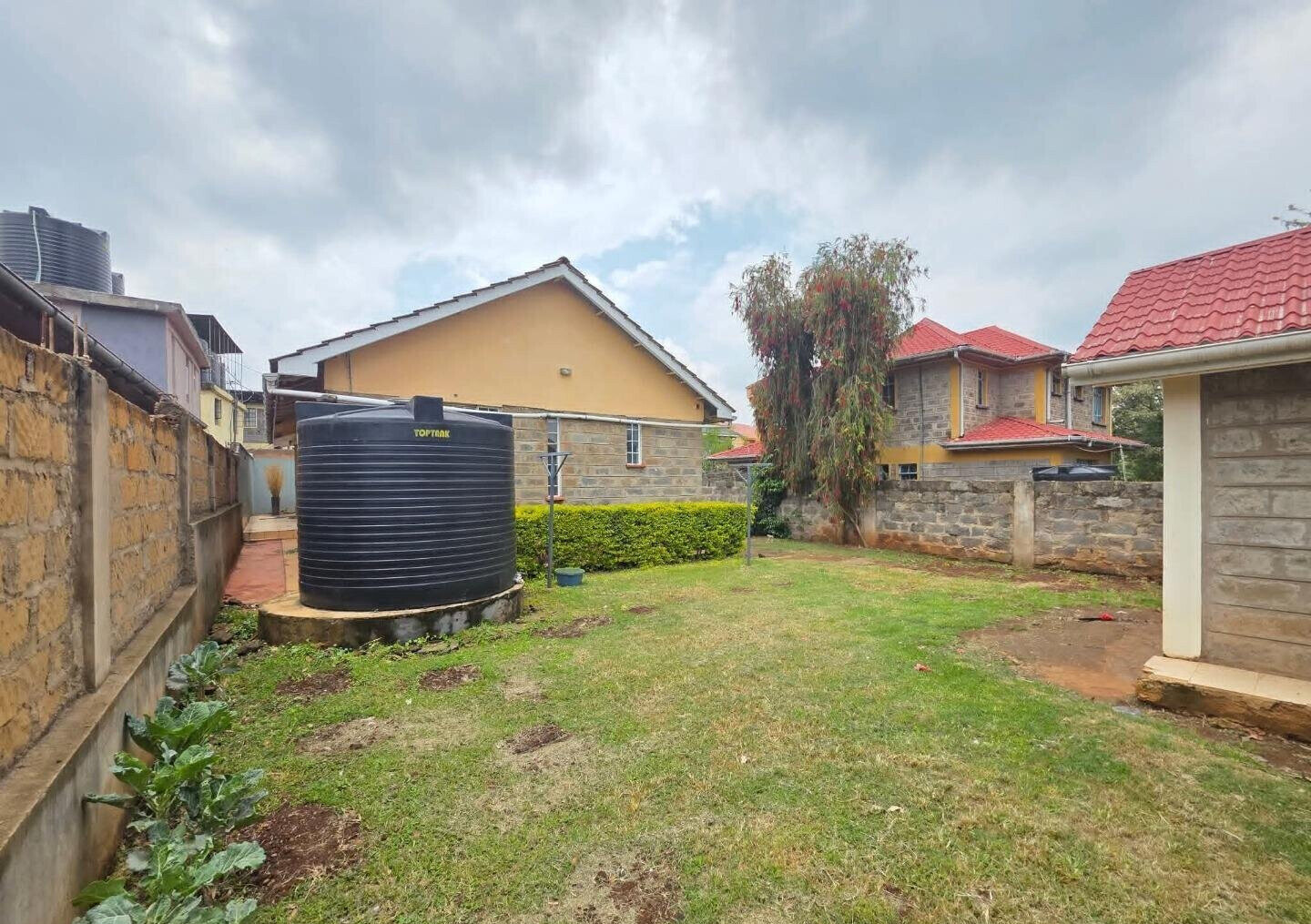 3BR Townhouse with DSQ & 10,000L Water – Ngong Rd