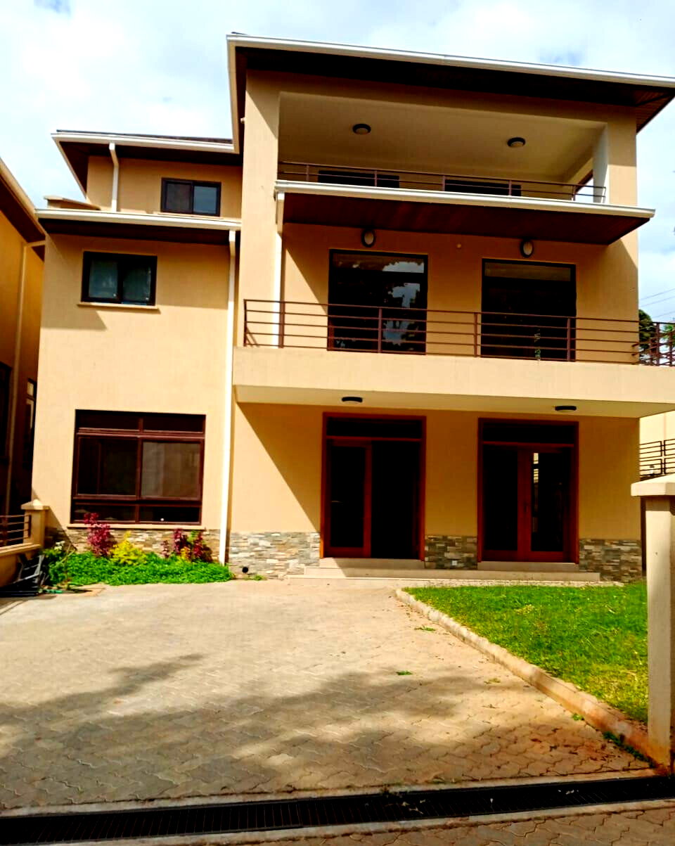 5-Ensuite Townhouse with Chef's Kitchen & Office - Lavington