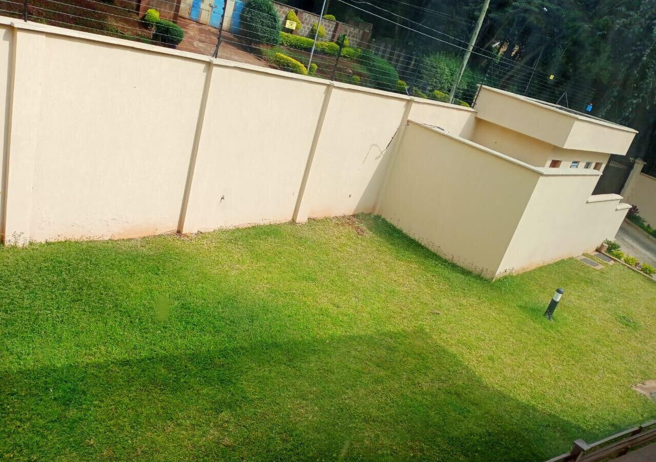 5-Ensuite Townhouse with Chef's Kitchen & Office - Lavington