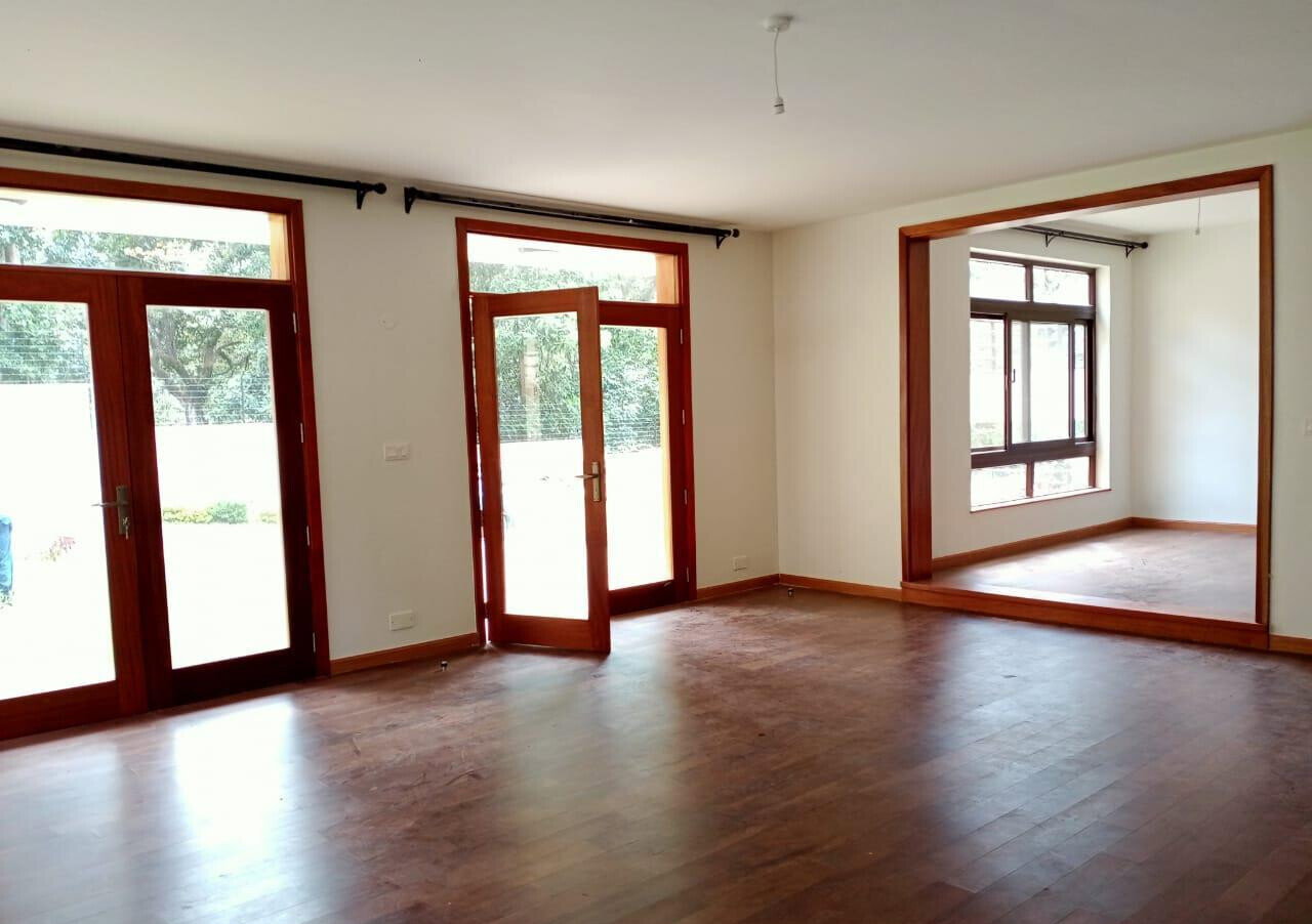 5-Ensuite Townhouse with Chef's Kitchen & Office - Lavington