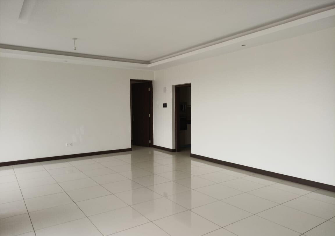 Spacious 3-Bed Townhouse with Parking - Westlands