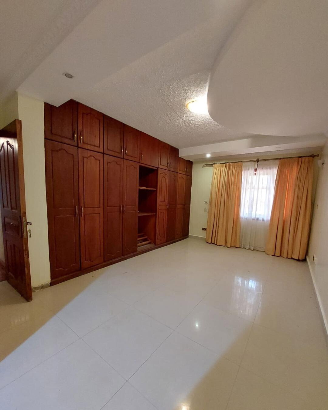 1.2 Acre Garden Oasis for Rent