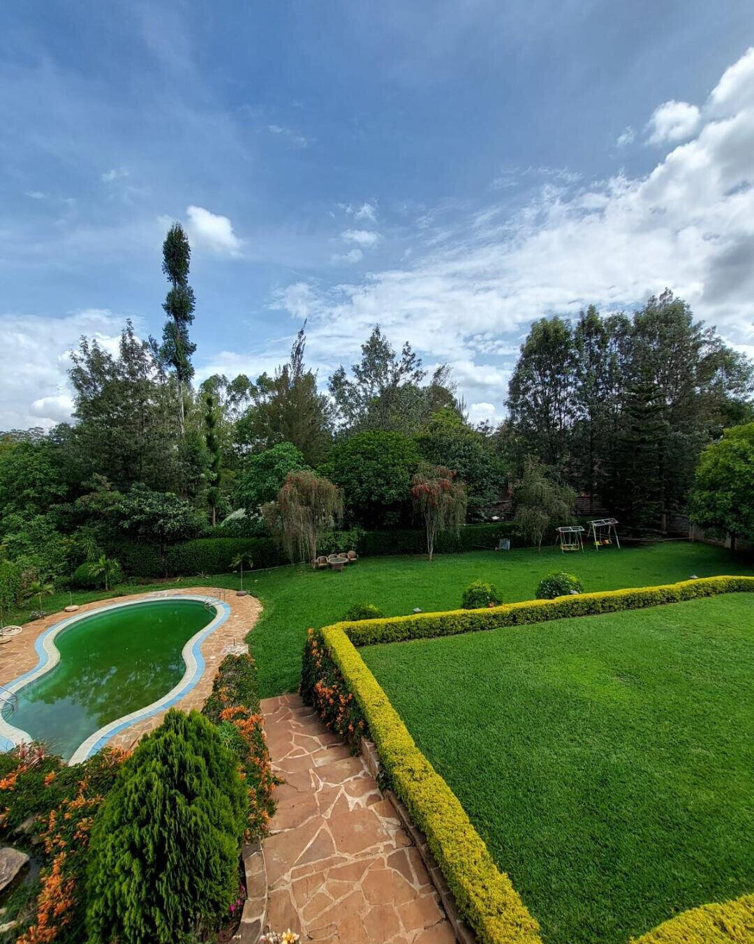 1.2 Acre Garden Oasis for Rent